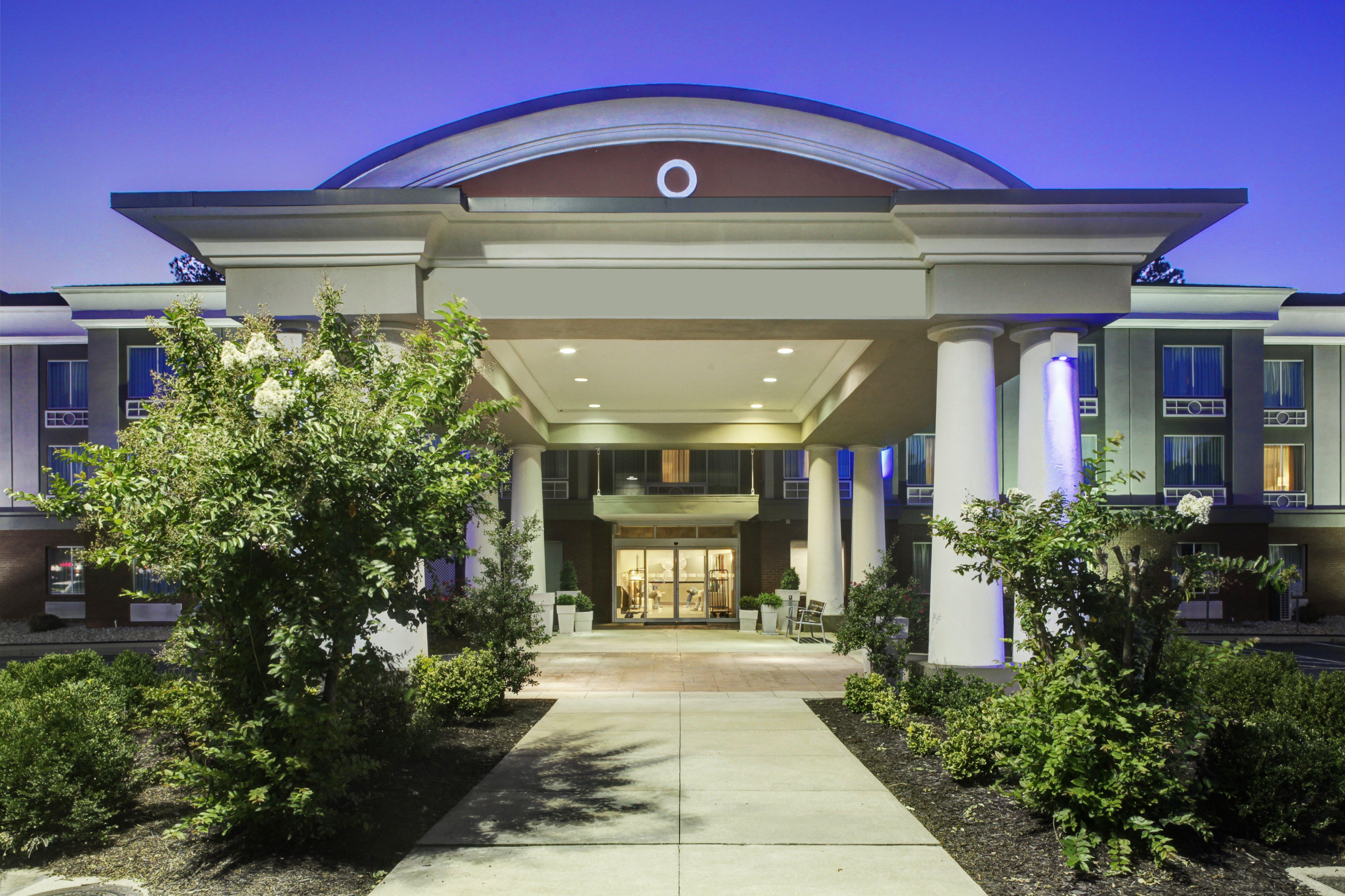 Holiday Inn Express Hotel & Suites Emporia By Ihg Exteriér fotografie